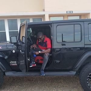 Meet your Posher, Oshane